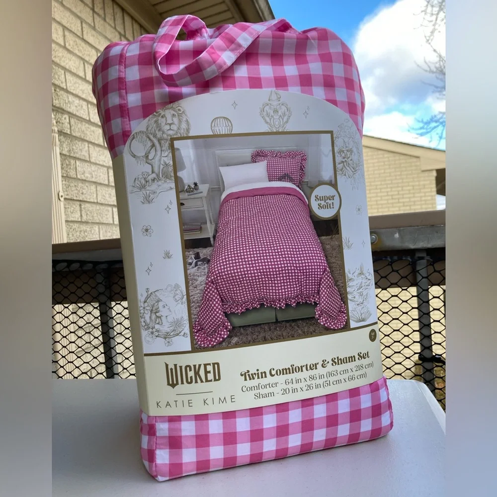 Wicked For Good Katie Kime Twin Comforter Pink Gingham Ruffles Heels Print NEW